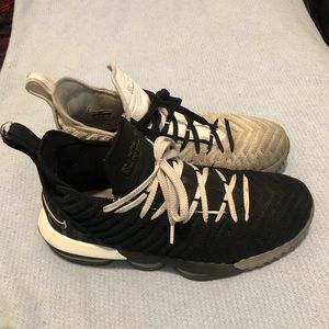 LeBron 16 “Equality - Black and White” size 11